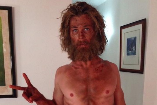 Chris Hemsworth irreconocible para su nueva película