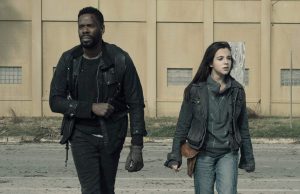 Colman Domingo como Victor Strand, y Alexa Nisenson como Charlie en FearTWD 5x01