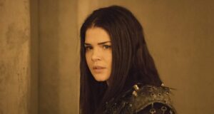 Marie Avgeropoulos como Octavia en The 100 7x14