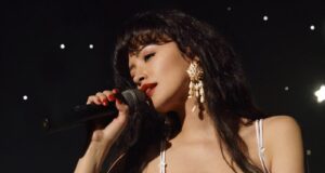 Christian Serratos como Selena Quintanilla (Netflix 2020)