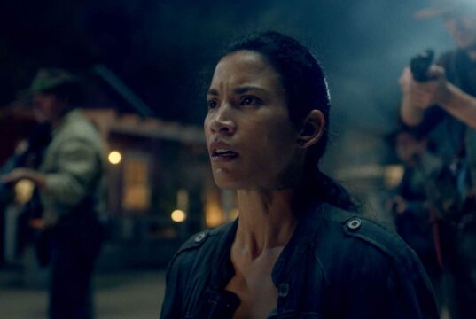 Luciana (Danay García) en Fear The Walking Dead 6x09 Things Left to Do