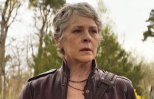 Melissa McBride como Carol en la segunda temporada de Daryl Dixon: The Book of Carol