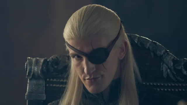 Ewan Mitchell como Aemond Targaryen en House of The Dragon (La Casa del Dragón) 2x05