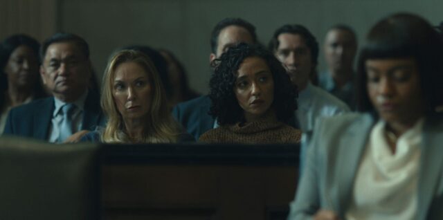 Elizabeth Marvel como Lorraine Horgan y Ruth Negga como Barbara Sabich en "Presumed Innocent" (“Se presume inocente”) 1x06