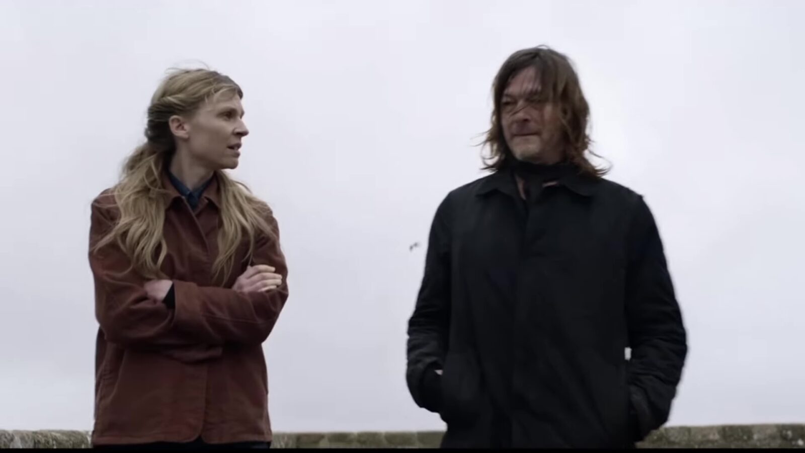 Isabelle y Daryl en el primer episodio de la segunda temporada