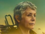 Melissa McBride como Carol Peletier en el póster de la segunda temporada de la serie Daryl Dixon: The Book of Carol