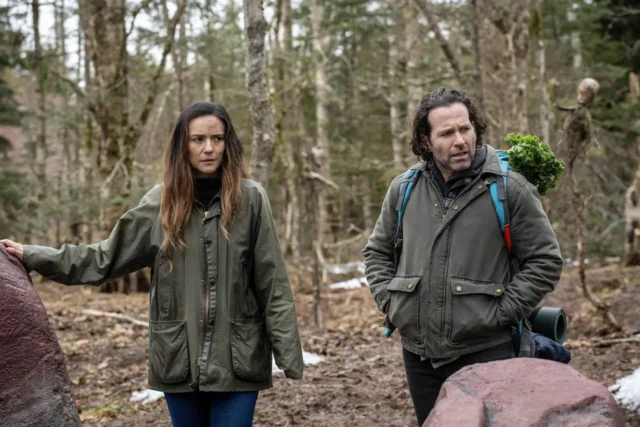 Eion Bailey como Jim Matthews y Catalina Sandino Moreno como Tabitha Matthews en FROM 307