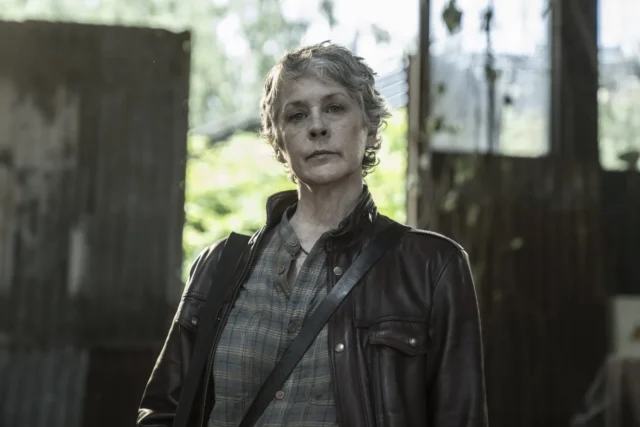 Melissa McBride como Carol en Daryl Dixon 2x05