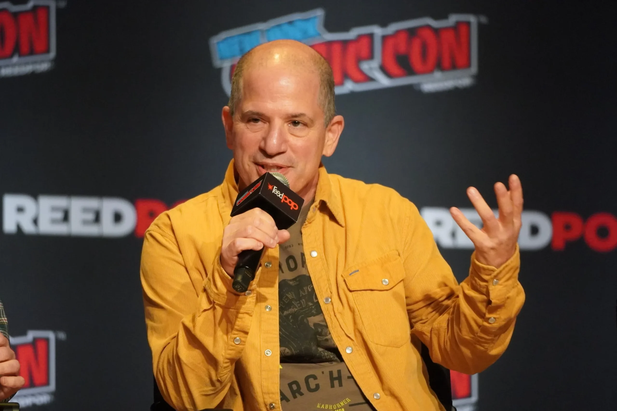 David Zabel en el panel de Daryl Dixon en la Comic-Con de Nueva York (NYCC 2024)