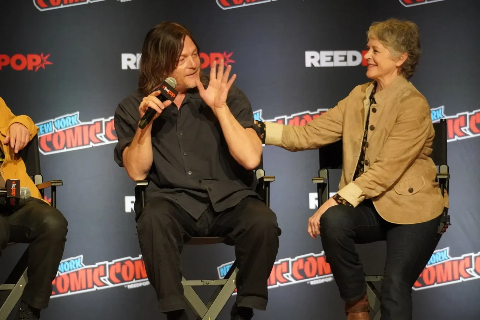 Norman Reedus y Melissa McBride en el panel de Daryl Dixon en la Comic-Con de Nueva York (NYCC 2024)