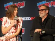 Lauren Cohan y Jeffrey Dean Morgan en el panel de Dead City en la NYCC 2024