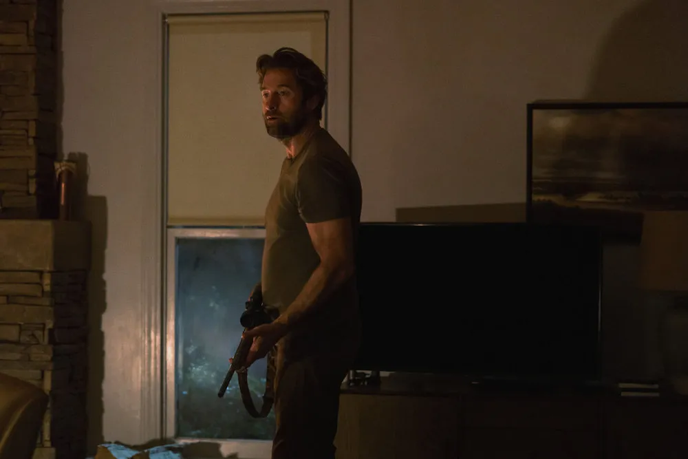 Scott Speedman como James Chenoweth en Teacup - Temporada 1 Episodio 6