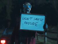 Teacup (2024): Don't trust anyone (No confíes en nadie)