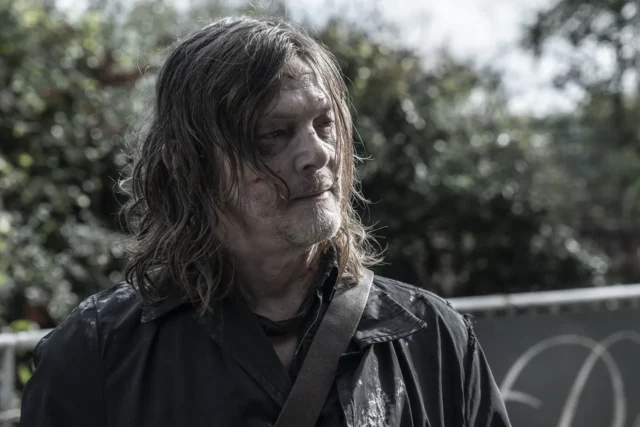 Norman Reedus como Daryl Dixon en The Walking Dead: Daryl Dixon 2x06 (Season Finale)